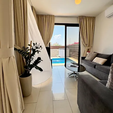 Ilios Cozy 2br With Pool 빌라