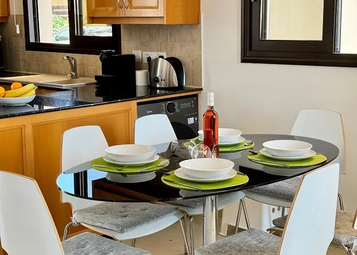 וילה Ilios Cozy 2br With Pool פאראלימני