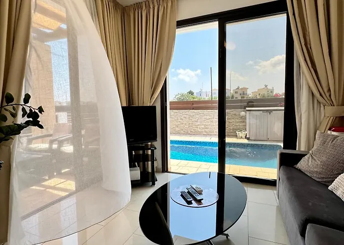 Ilios Cozy 2br With Pool