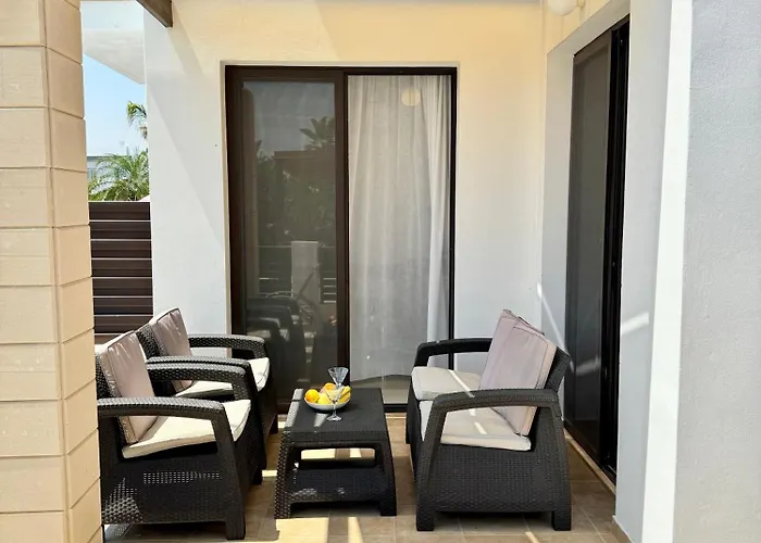 Ilios Cozy 2br With Pool וילה פאראלימני