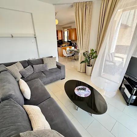 Villa Ilios Cozy 2br With Pool Paralimni