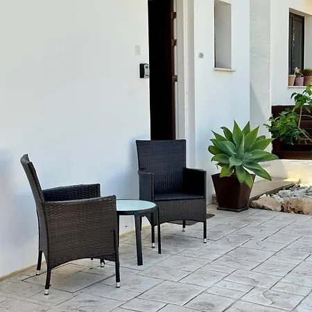Вилла Ilios Cozy 2br With Pool