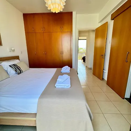 Ilios Cozy 2br With Pool Paralimni