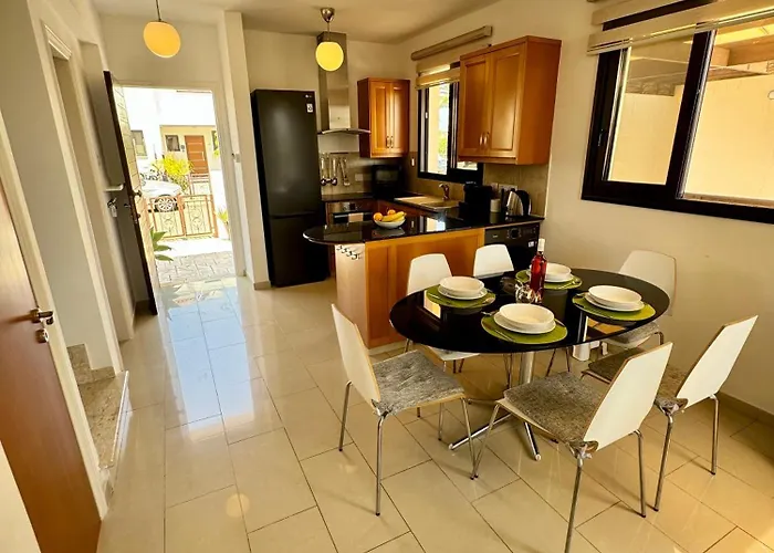 Villa Ilios Cozy 2br With Pool Paralimni